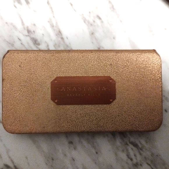 Anastasia Beverly hills face pallette Italian summer - Picture 3 of 4